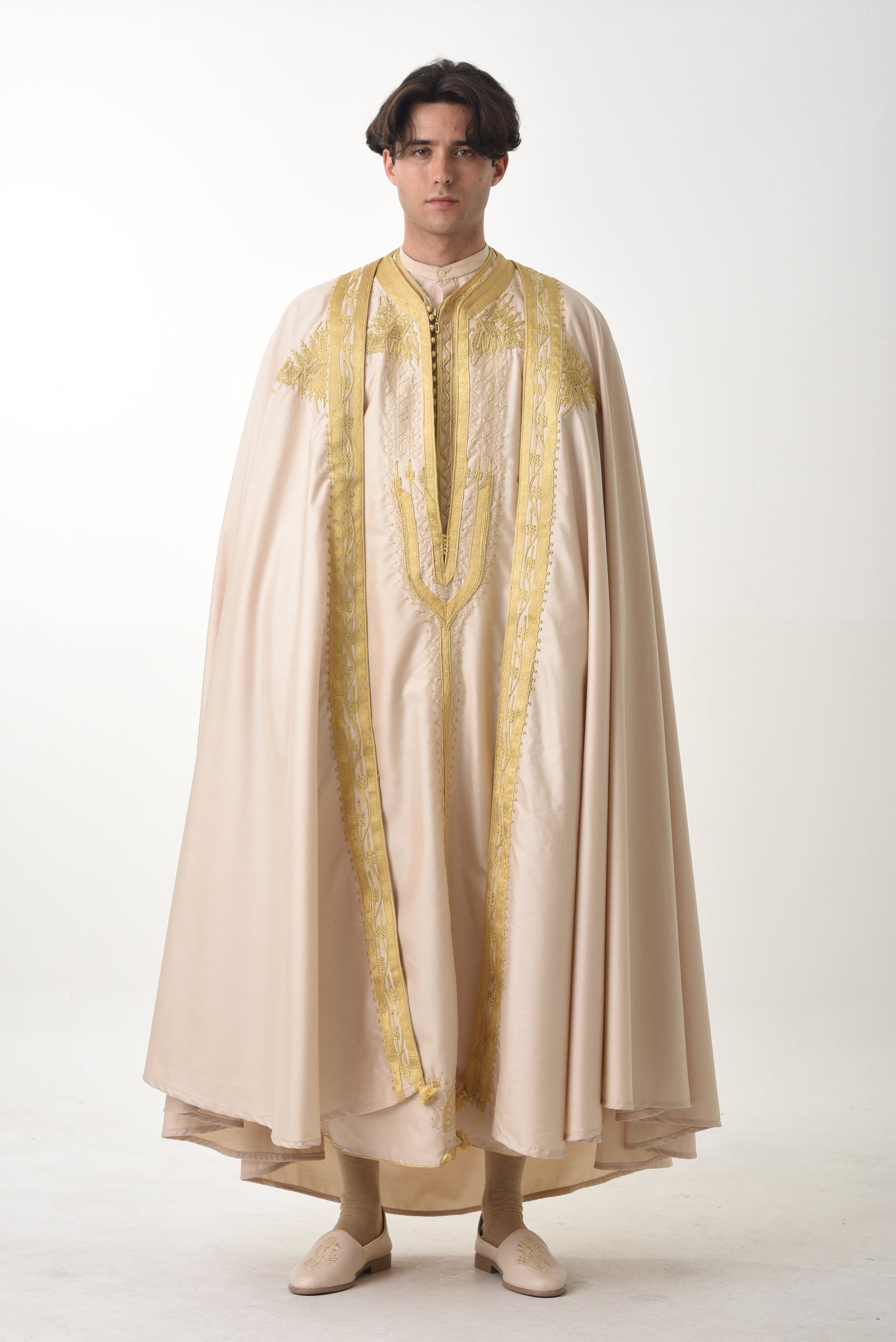 Barnous Tunisien Beige & Doré – Prestige et Tradition Sublimée