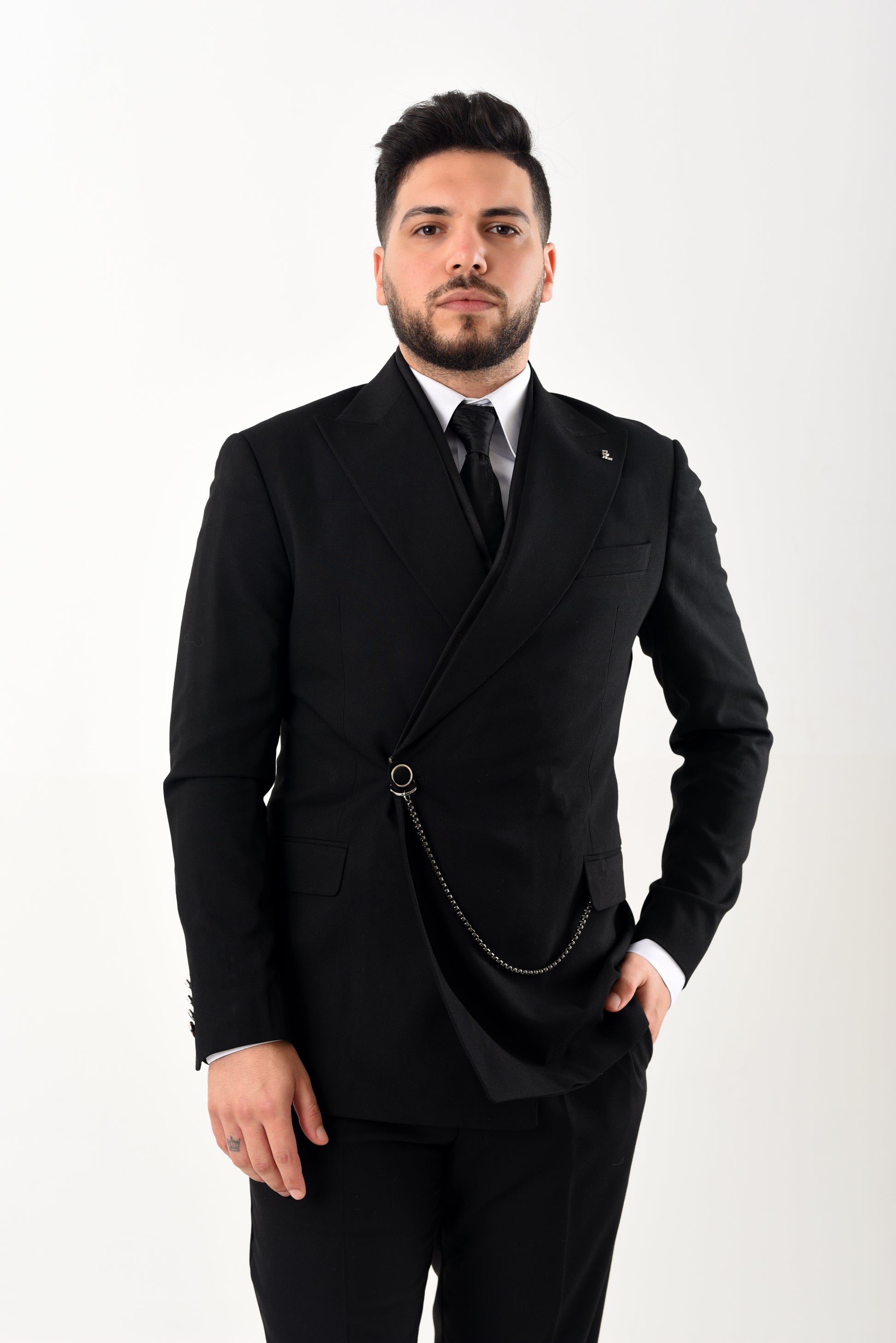 Costume croisé noir – Élégance maîtrisée
