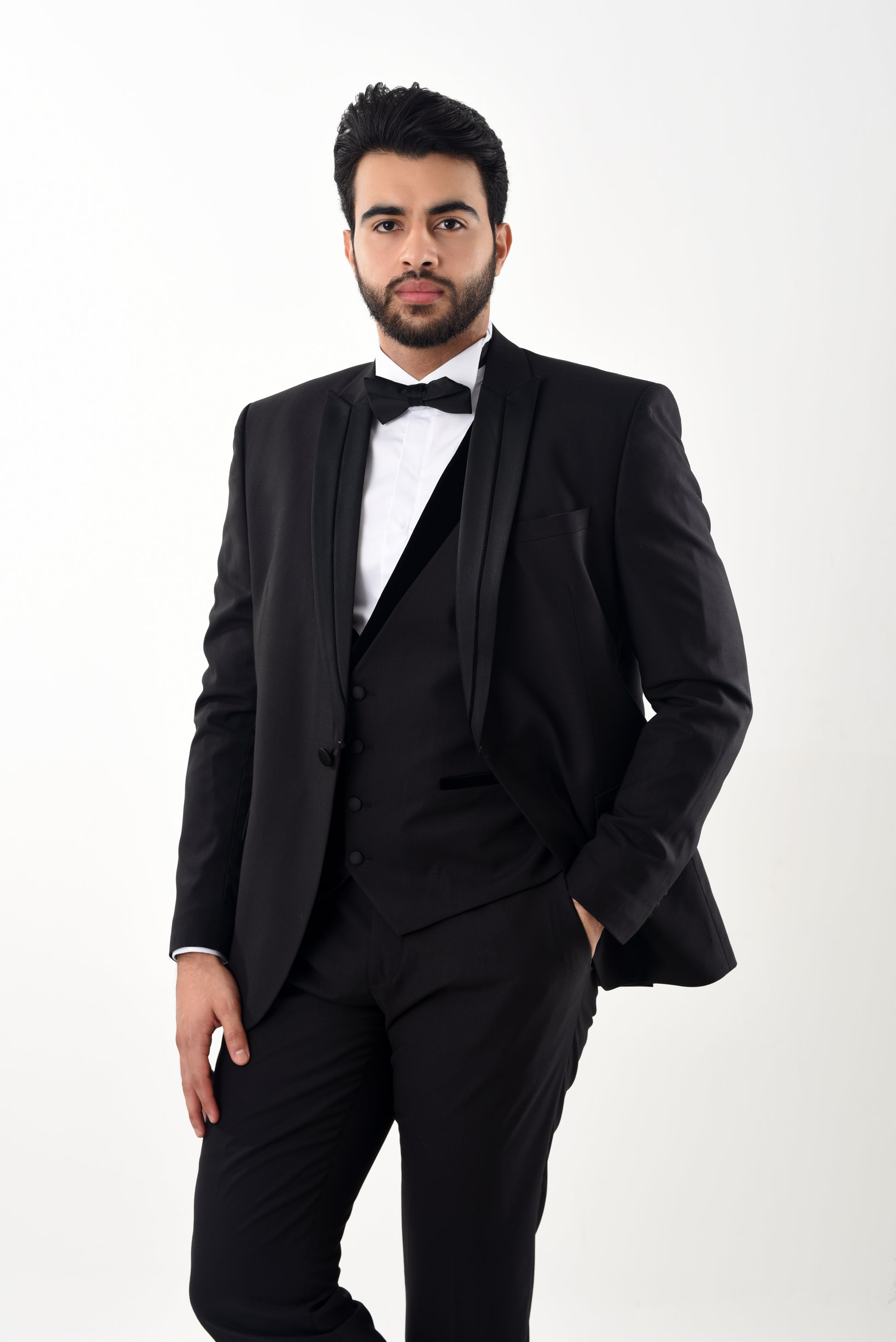 Costume Trois-Pièces Noir Élégance Intemporelle