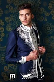 Costume Artisanal Tunisien : L'Art du Détail
