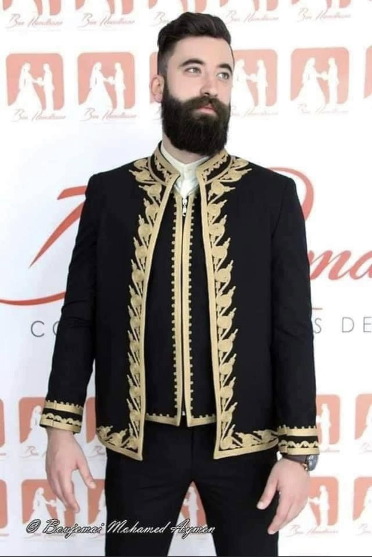 Costume Artisanal noir en doré